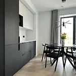 Appartement Brand New With Balcony And Free Parking