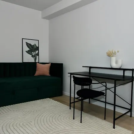 Apartment Brand New With Balcony And Free Parking *