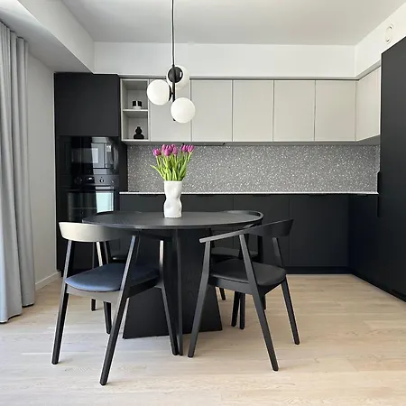Apartment Brand New With Balcony And Free Parking *