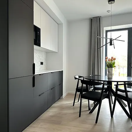 Apartment Brand New With Balcony And Free Parking