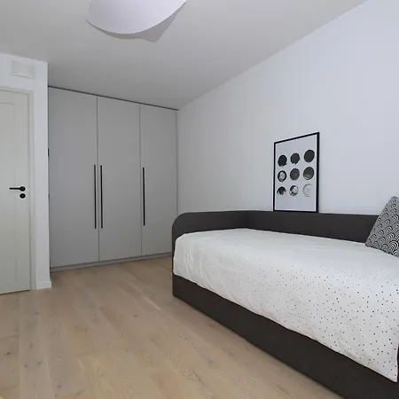 Brand New With Balcony And Free Parking Apartment