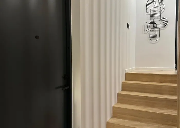 Lägenhet Brand New With Balcony And Free Parking *