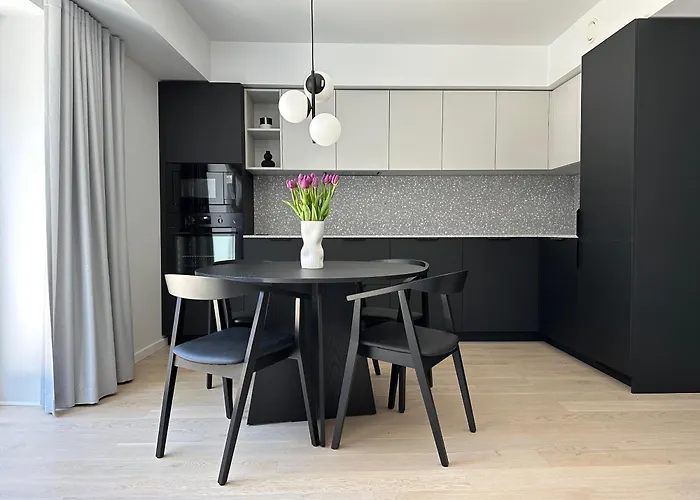 Apartment Brand New With Balcony And Free Parking *