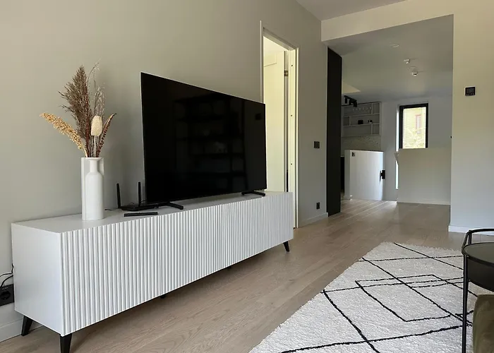 Brand New With Balcony And Free Parking Apartman *