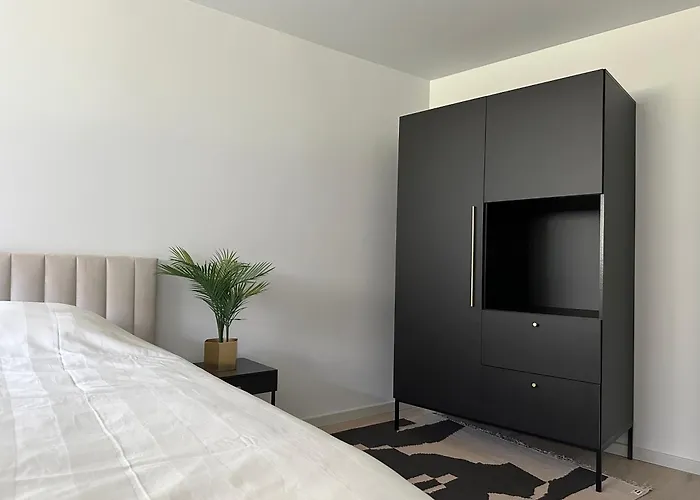 Brand New With Balcony And Free Parking Apartman *