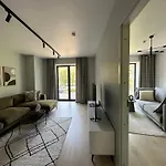 Brand New With Balcony And Free Parking شقة تالين