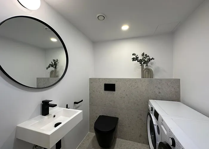 Brand New With Balcony And Free Parking Apartman *