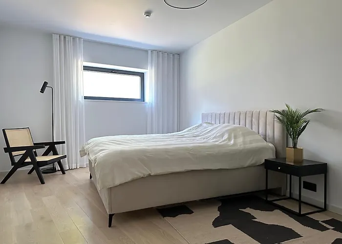 Brand New With Balcony And Free Parking Apartman *